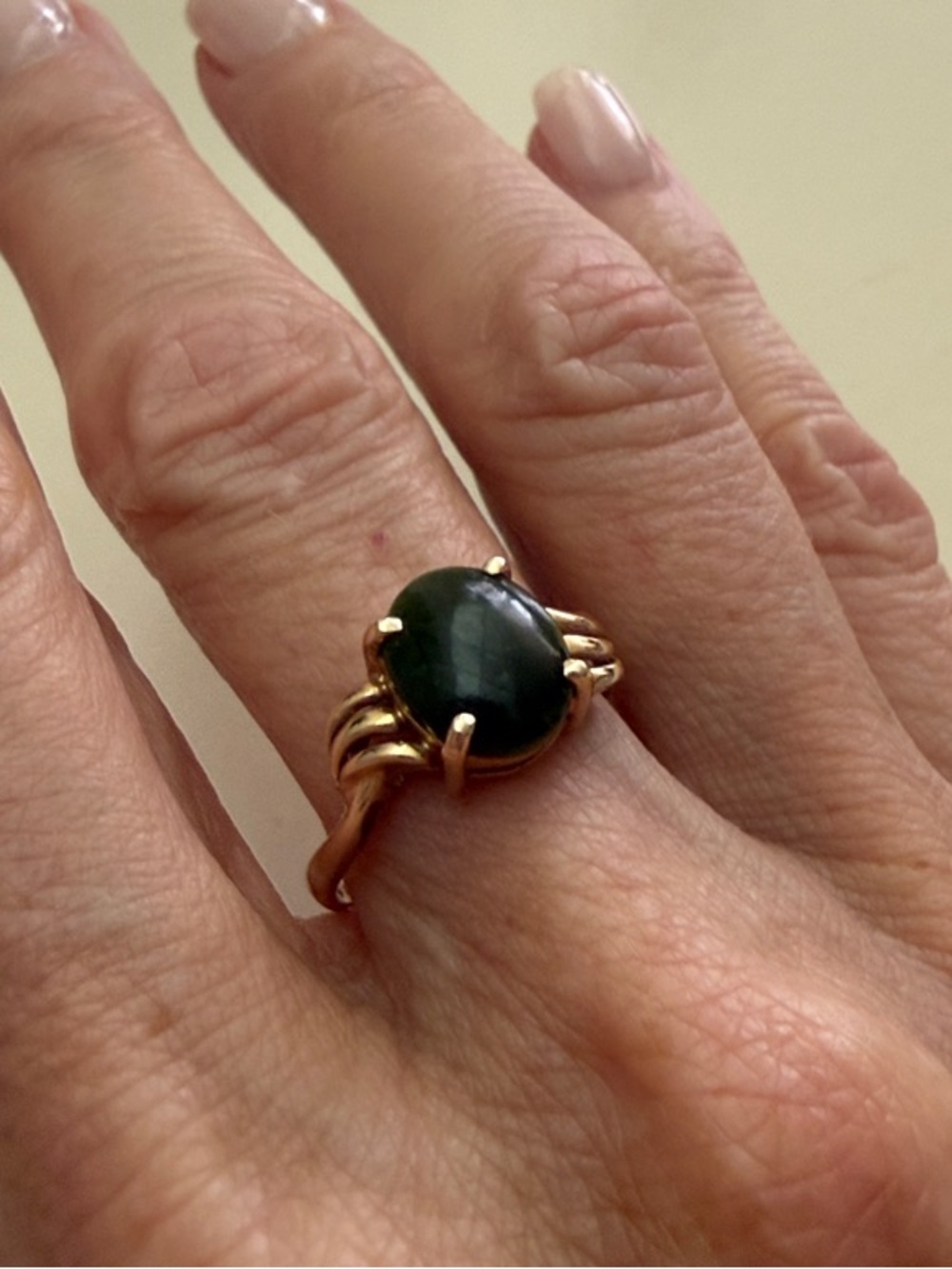 Vintage 10k Yellow Gold Oval Cabochon Green Jade Ring T&C